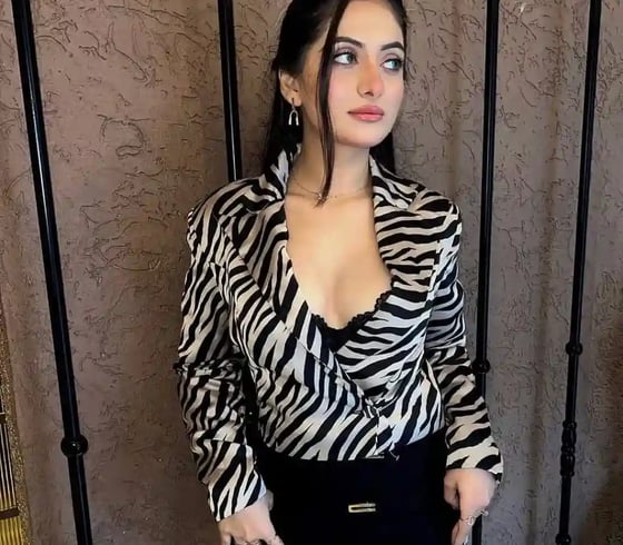 dating girl photo