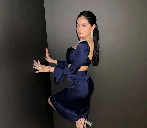 dating girl photo